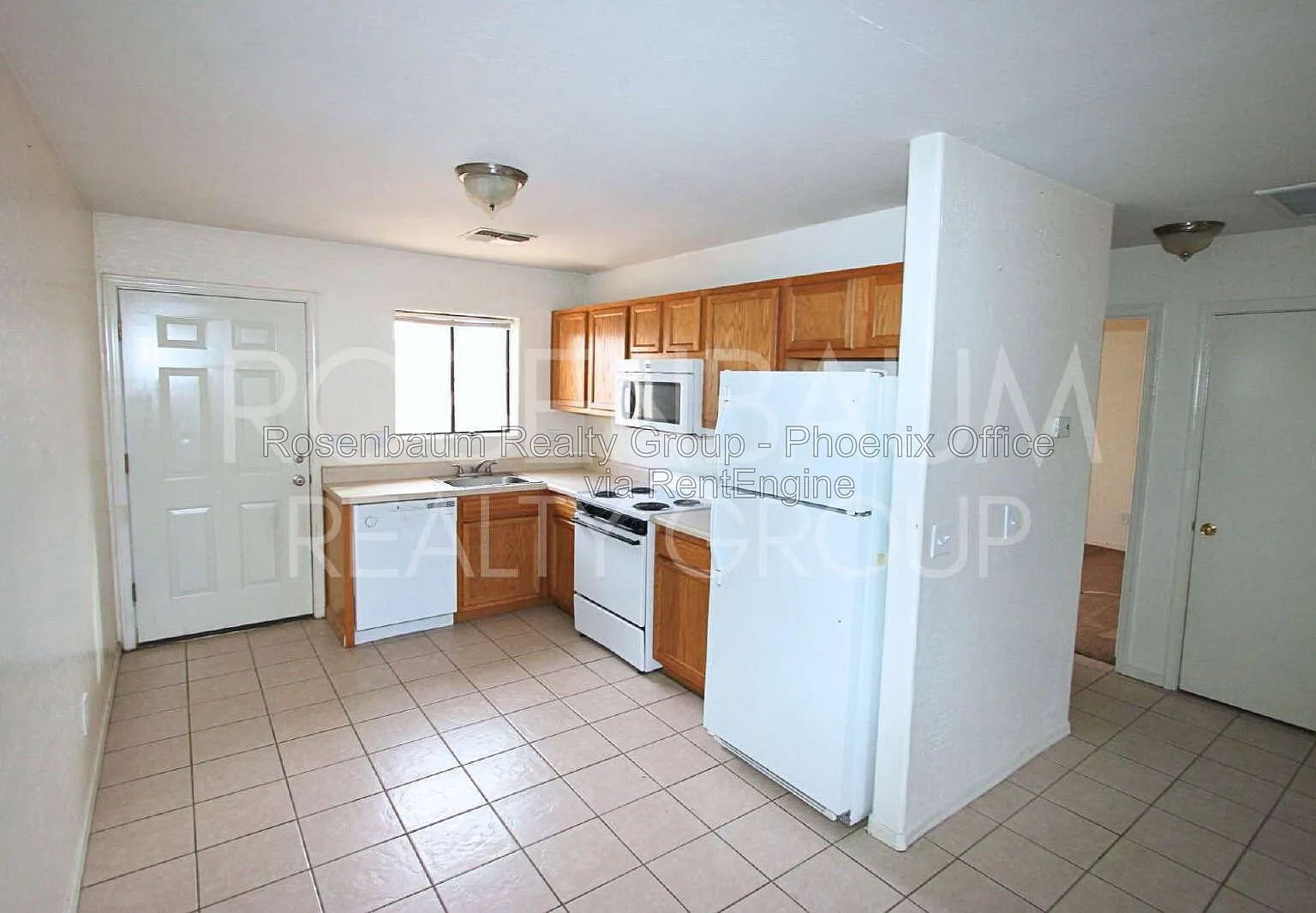 2 bed, 1.0 bath, 800 sqft, $899 — Photo 3
