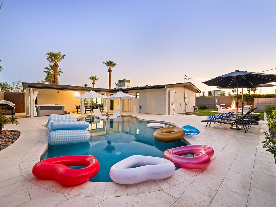 Heated Pool to 82 degrees (extra fee of $100 per night)