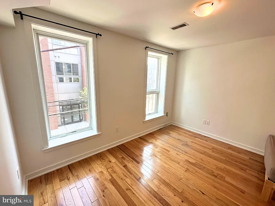 1204 E Palmer St #3