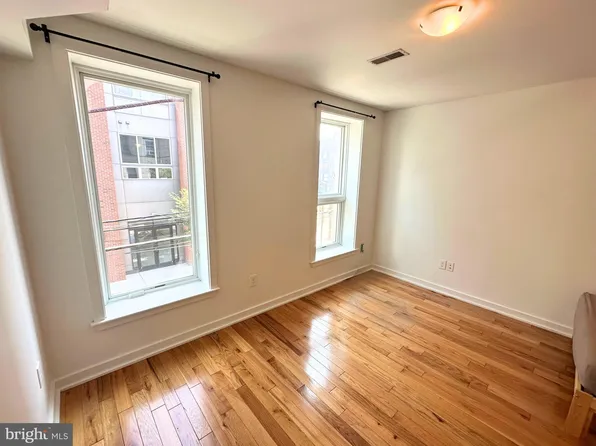 1204 E Palmer St Floor 3, Philadelphia, PA 19125