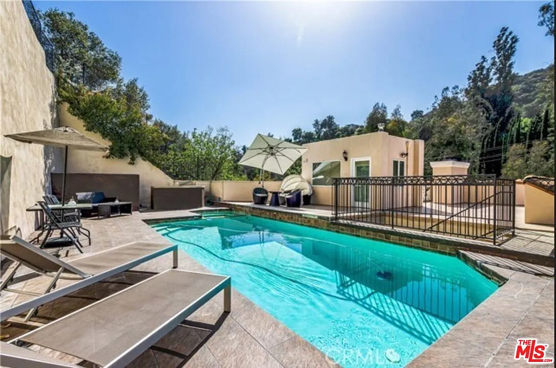 4 bed, 4.0 bath, 3710 sqft, $19,995 — Photo 1