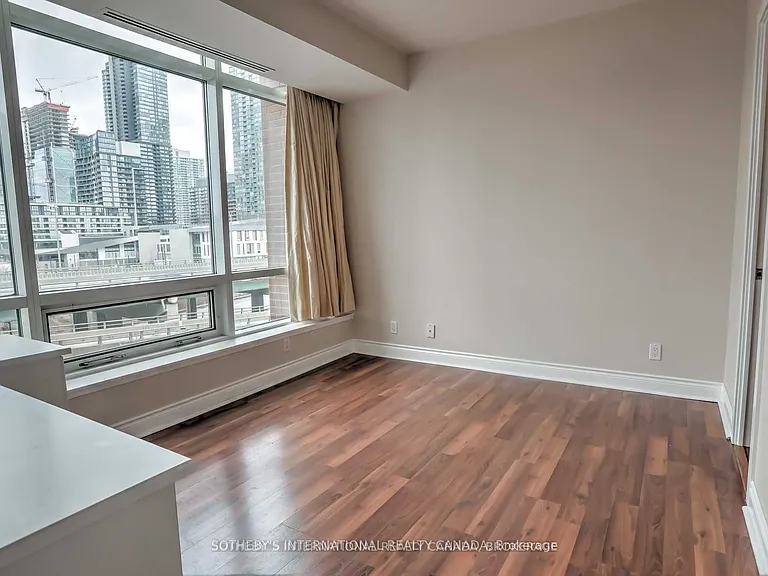500 Queens Quay W #610W — Photo 13