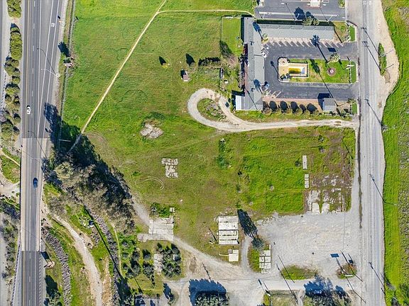 5th image of 1075 Highway 99 W