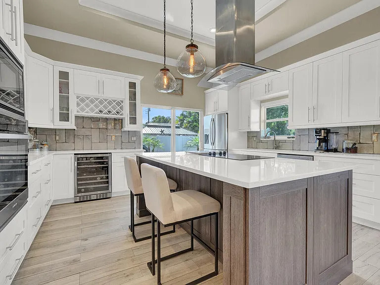 875 SE 13th Ave — Photo 25