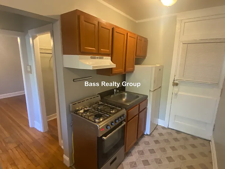 5945 N Greenview Ave #2D — Photo 7