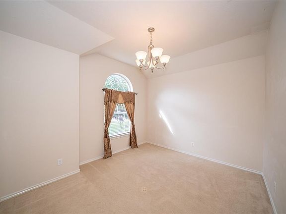 4th image of 6706 Pheasant Oak Dr