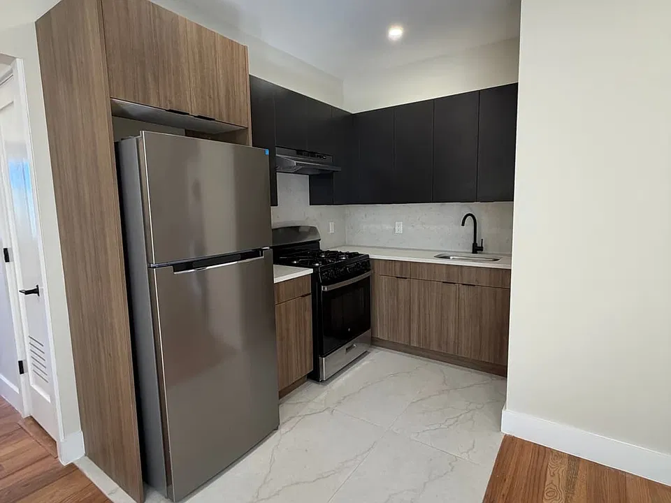 797 Broadway #203