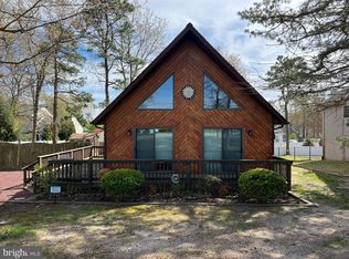 365 Neptune Dr, Manahawkin, NJ 08050