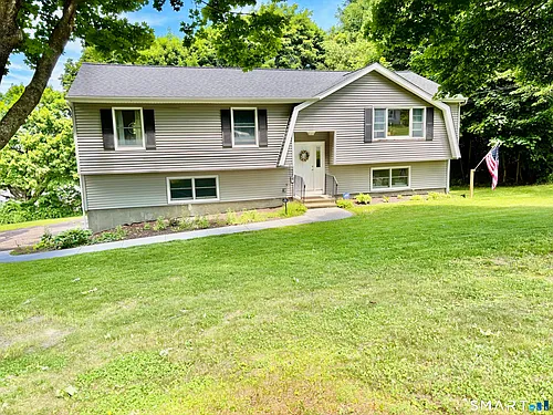 5 Governors Ln Photo 1