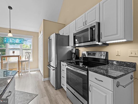 5th image of 37281 Fox Dr #58