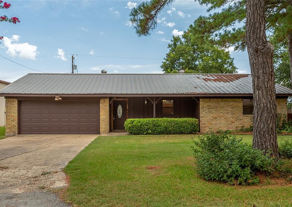 1st image of 133 Pine Dr