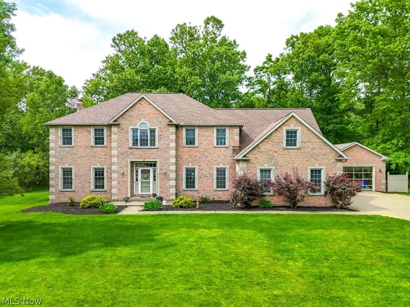 8142 Sandstone Dr, Northfield, OH 44067