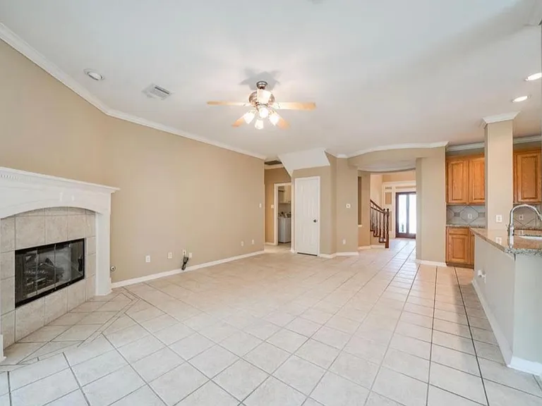 3303 Ashland Grove Ln — Photo 3