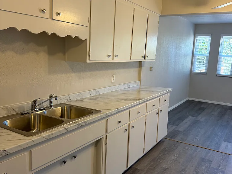 6534 Kelly St — Photo 15