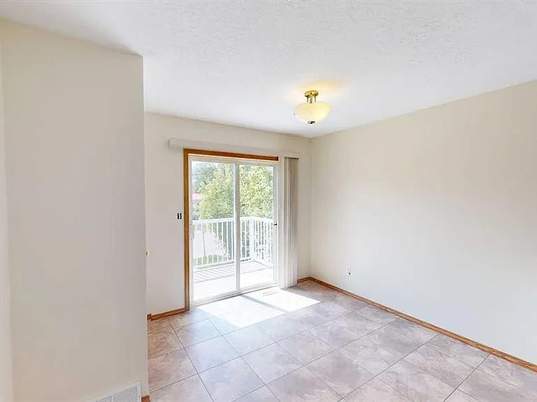 9318 106th Ave #B — Photo 4