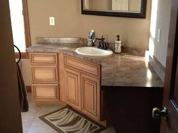 master upstairs bathroom