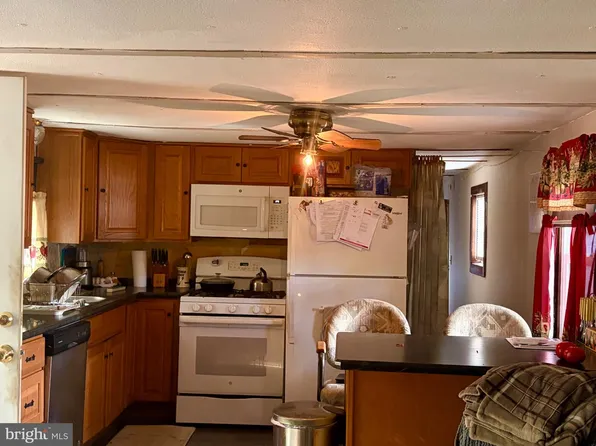 800 College Dr #61, Vineland, NJ 08360
