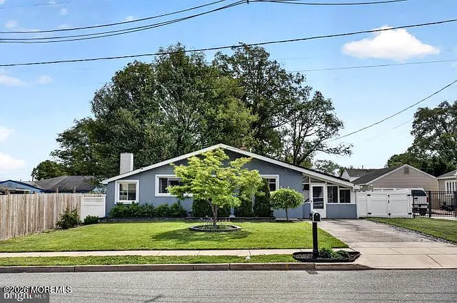 3 bed, 2.0 bath, 1507 sqft, $2,300 — Photo 3