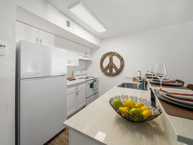 Woodlands Village Apartments — Photo 15