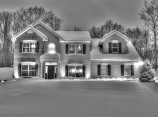 6156 Lakeview Ln, Swiftwater, PA 18370