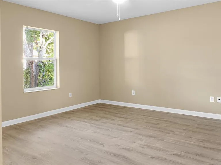 14 Empire Ln #B — Photo 11