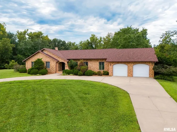 145 Apple Ln, Carbondale, IL 62901