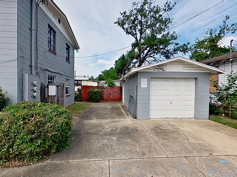 1235 W 5th St — Photo 3