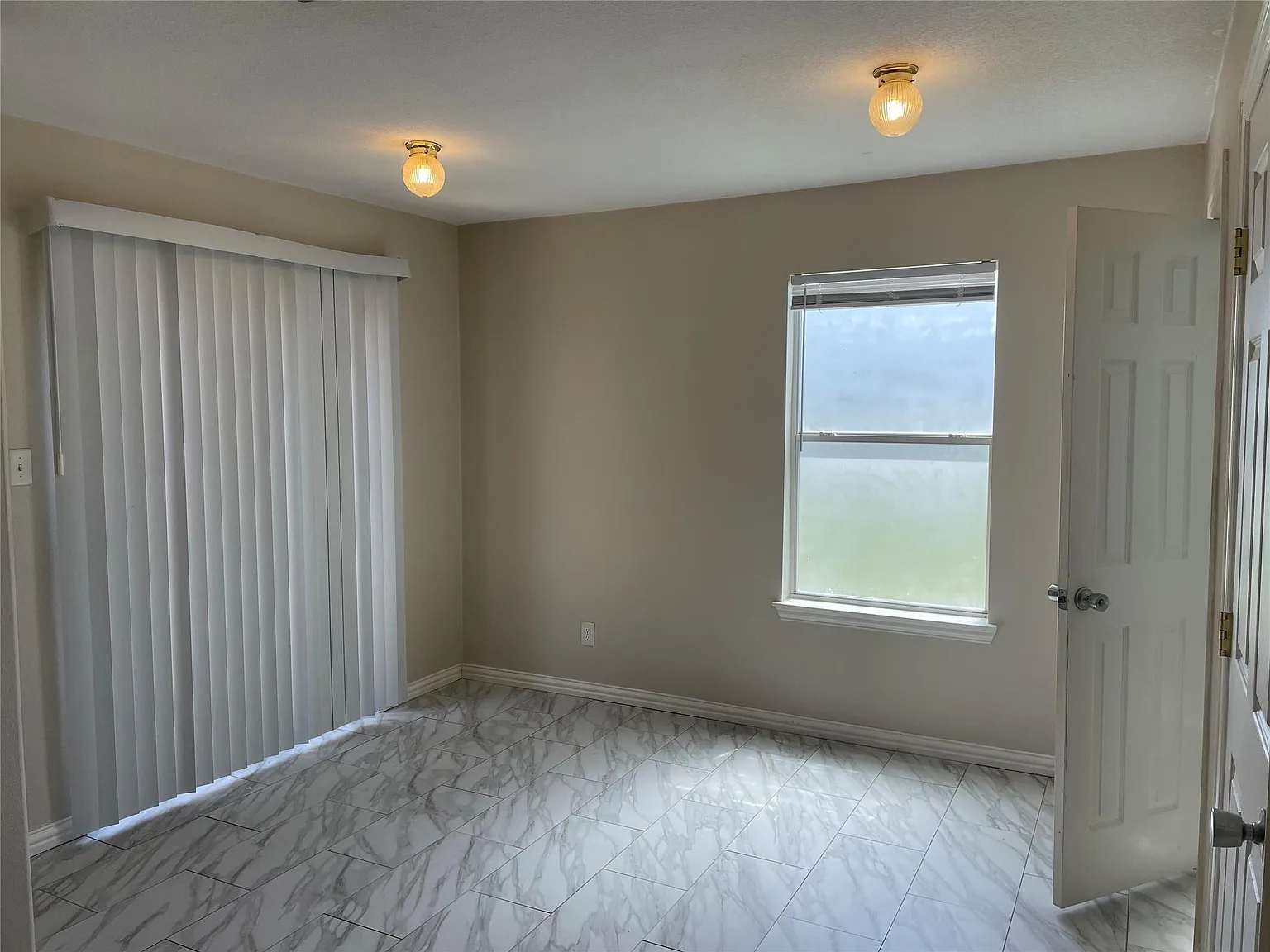 3 bed, 2.5 bath, 1634 sqft, $1,795 — Photo 4