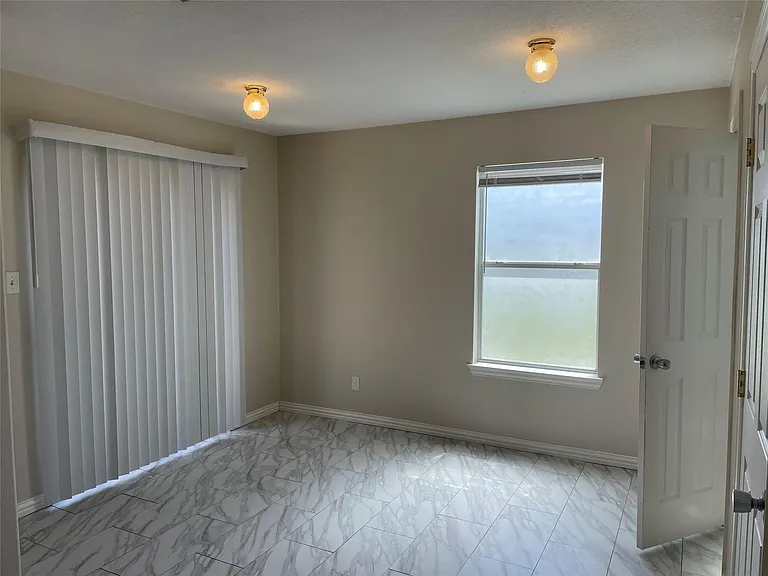 12418 Sunlit Wood Way — Photo 4