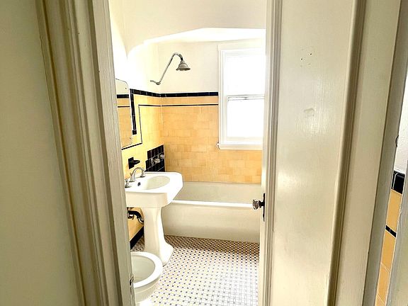 2nd image of 3301 Clay St APT 104