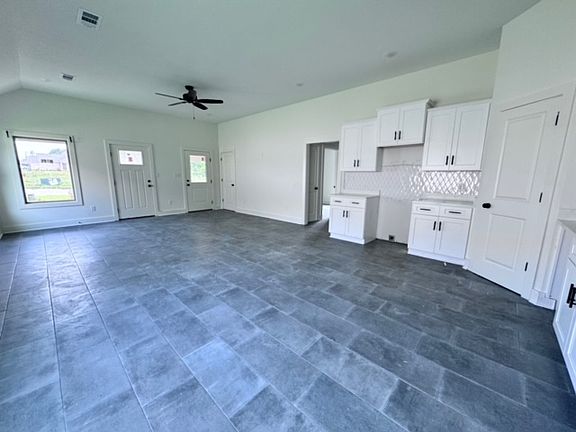5th image of 4701 Yukon Dr