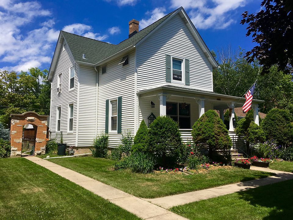 1st image of 1592 E Walnut Ave