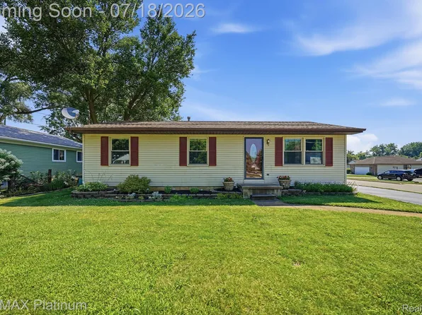 127 S East St, Fowlerville, MI 48836