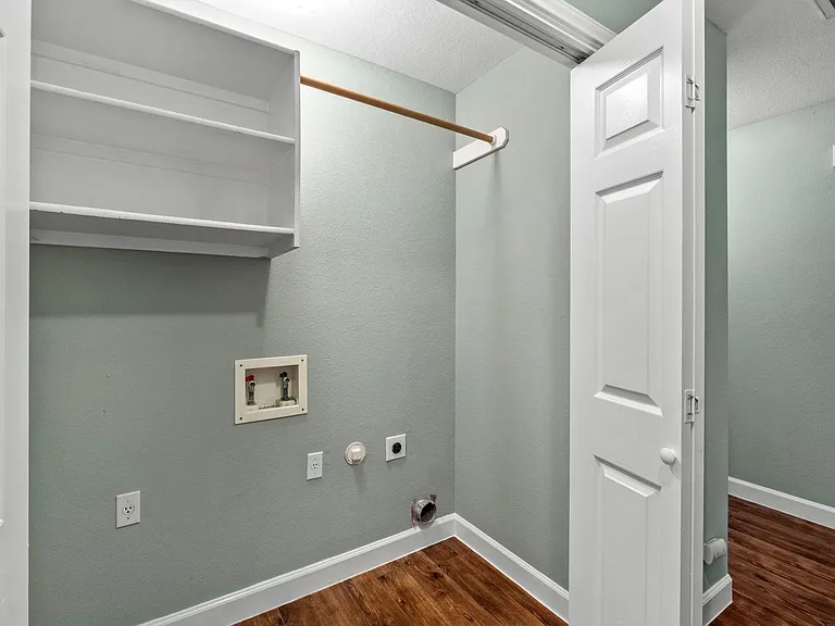 1310 Brighton Bend Ln — Photo 25