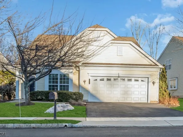 129 Stone Manor Dr, Franklin Twp., NJ 08873