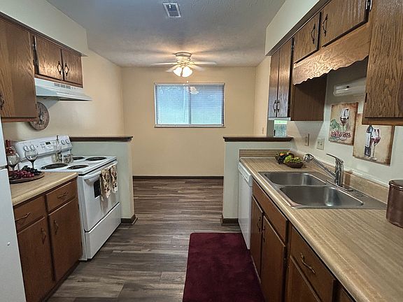 4th image of 550 W Point Pleasant Cir APT 15