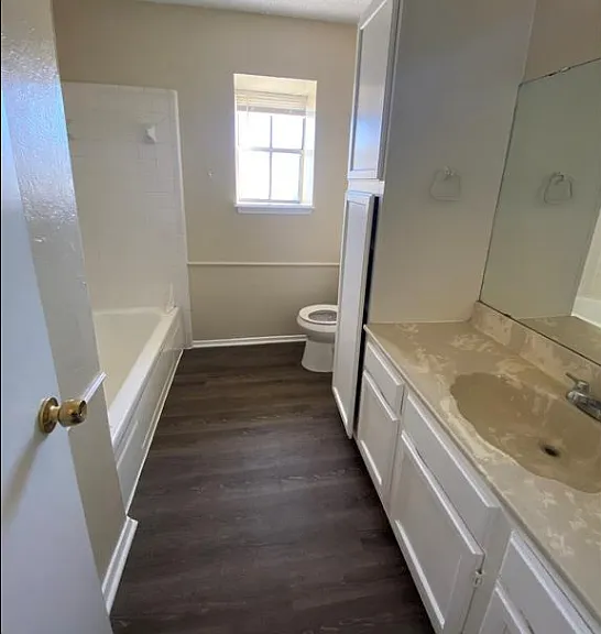 213 Vista Way — Photo 1