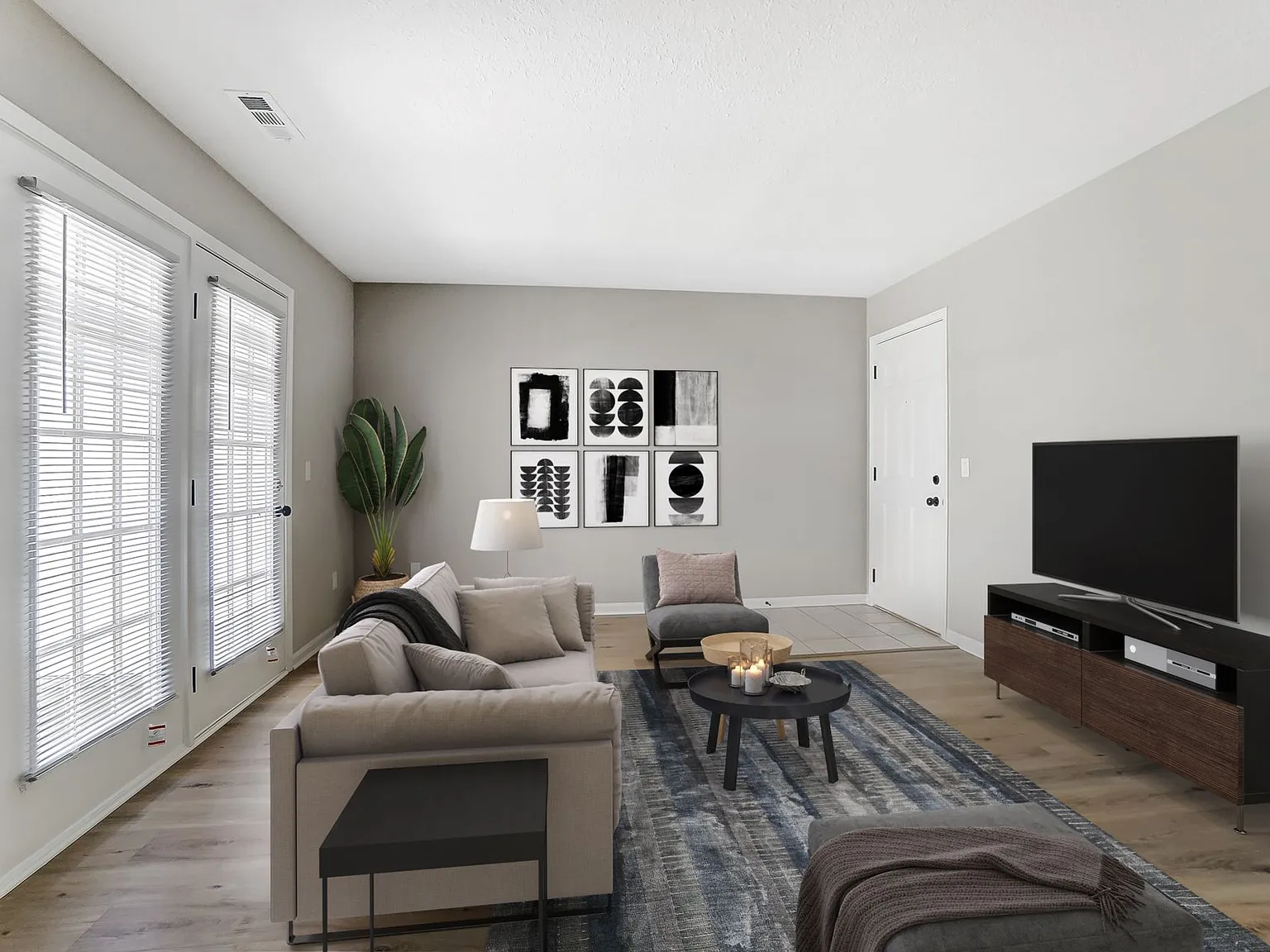 Coral Club Apartments — Photo 4