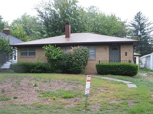 1st image of 5829 Rosslyn Ave