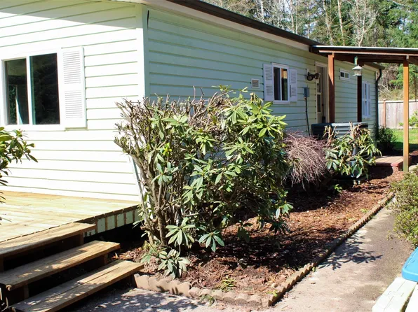 521 NE Larson Lake Rd, Belfair, WA 98528