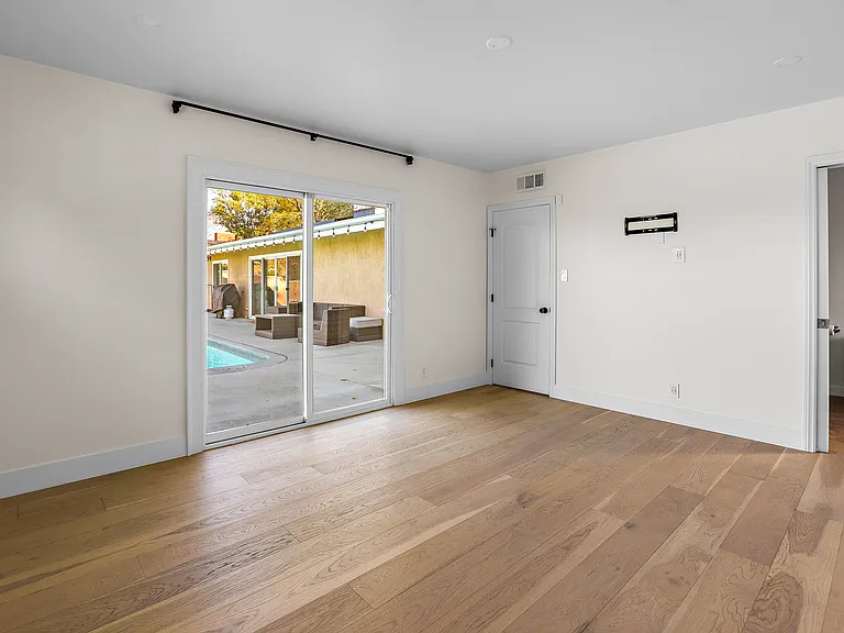 4835 Cliffside Dr — Photo 41