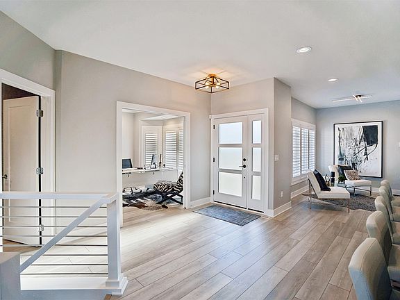 3rd image of 13619 Bay Hill Dr