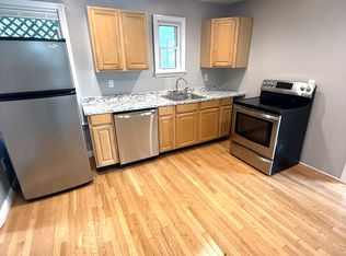 51 Reed St #1A, Rockland, MA 02370