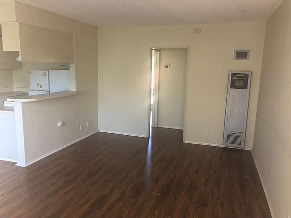 3rd image of 4615 E Broadway APT 11