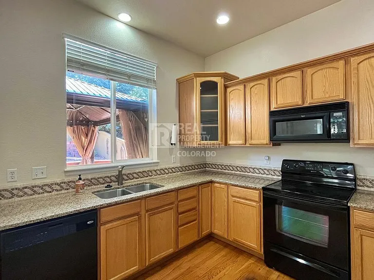 10590 Pearlwood Cir — Photo 7