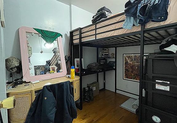 5th image of 211 W 21st St #2E