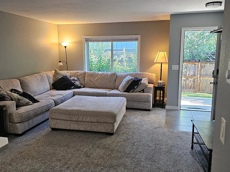 1802 W Lincoln St #13 — Photo 2