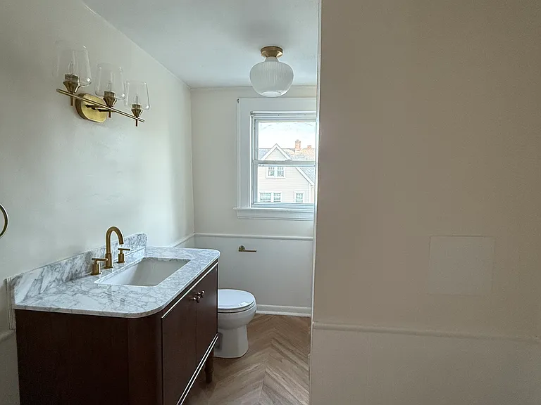 905-907 Corbin Ave #3 — Photo 11