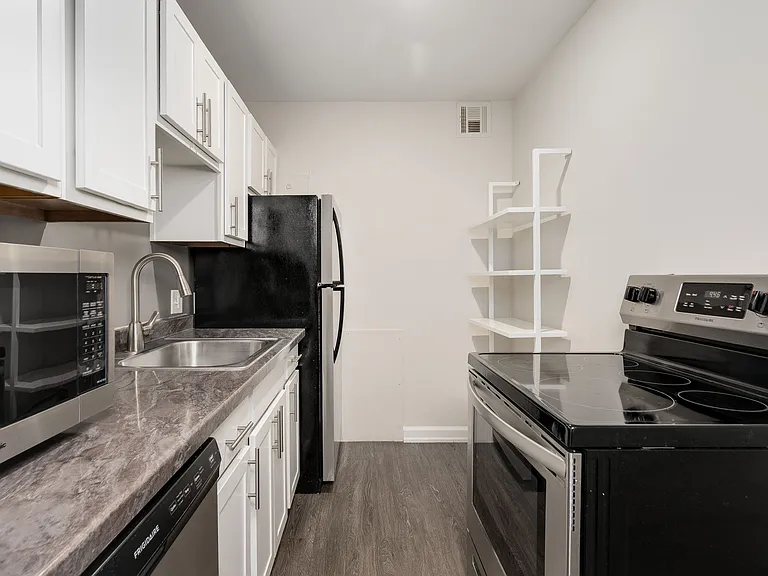 500 E Fulton St — Photo 1
