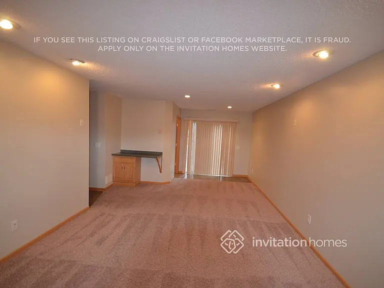 2243 Belfast St W — Photo 10